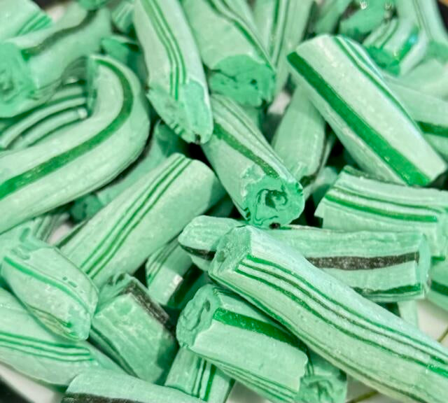 Flavor Lab Candy Cane Pieces (7oz Pouch) – Doscher's Candy Co.